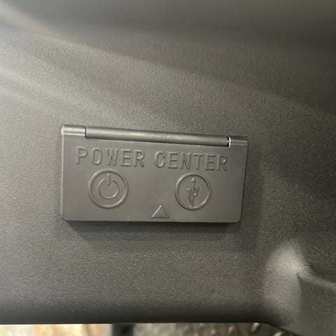 USB PORT, SQUARE, PEAK